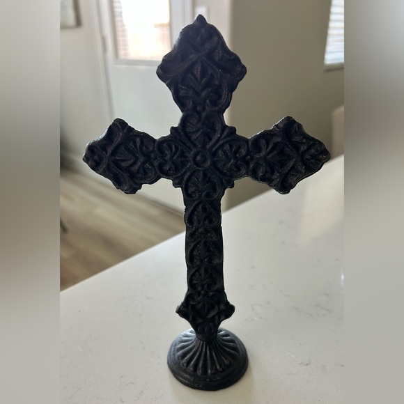 Cast iron pedestal cross 8.75” high - Picture 2 of 2